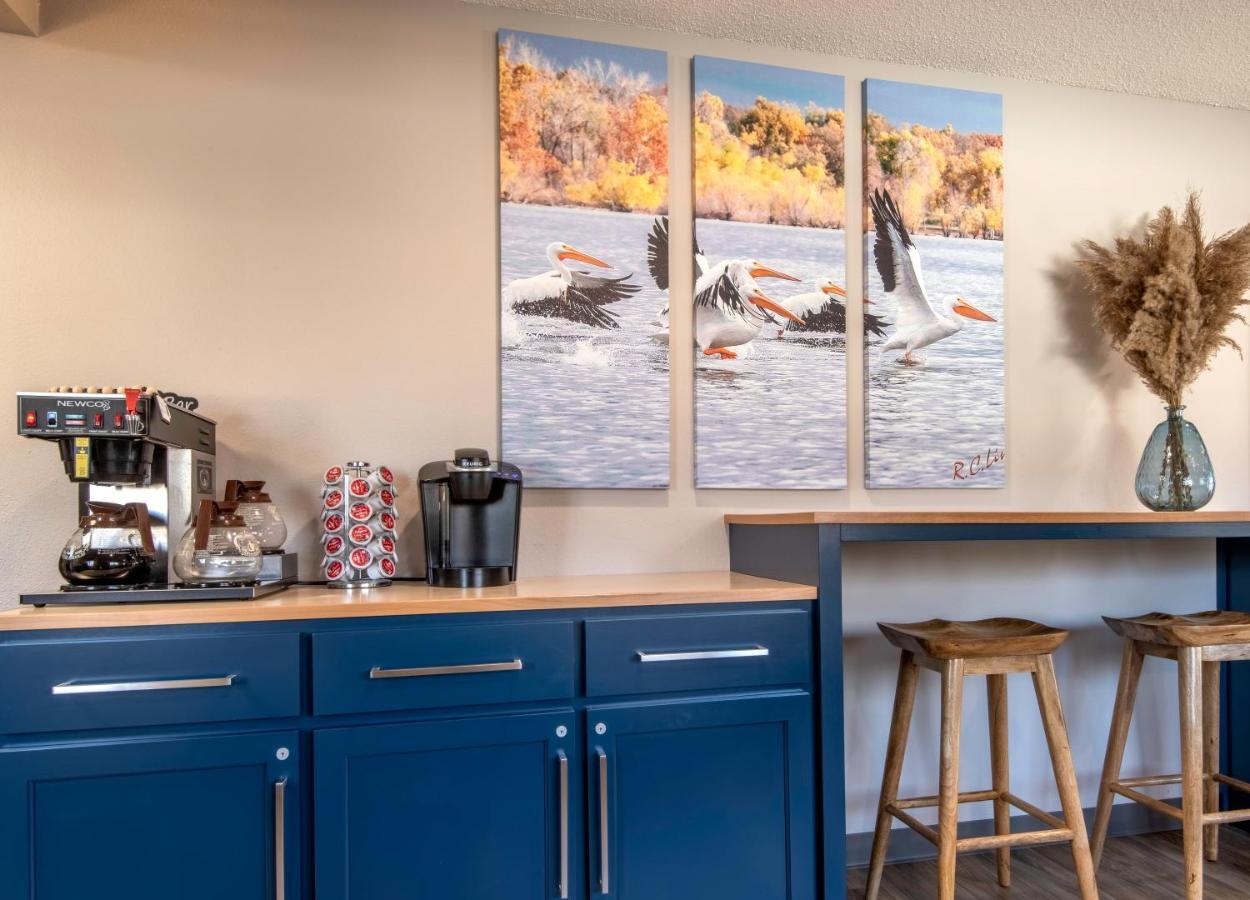 Hilltop Inn & Suites Grove Kültér fotó