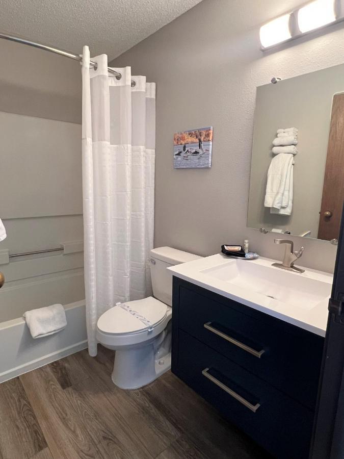 Hilltop Inn & Suites Grove Kültér fotó
