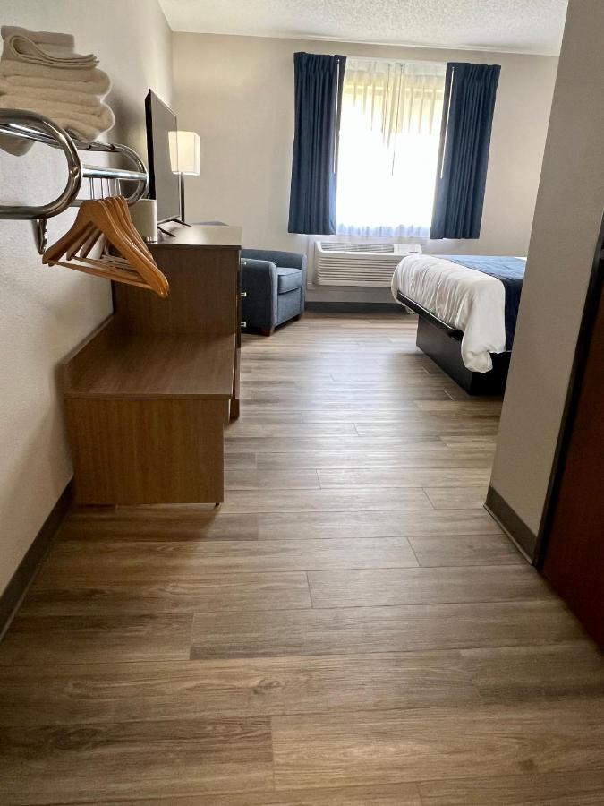Hilltop Inn & Suites Grove Kültér fotó